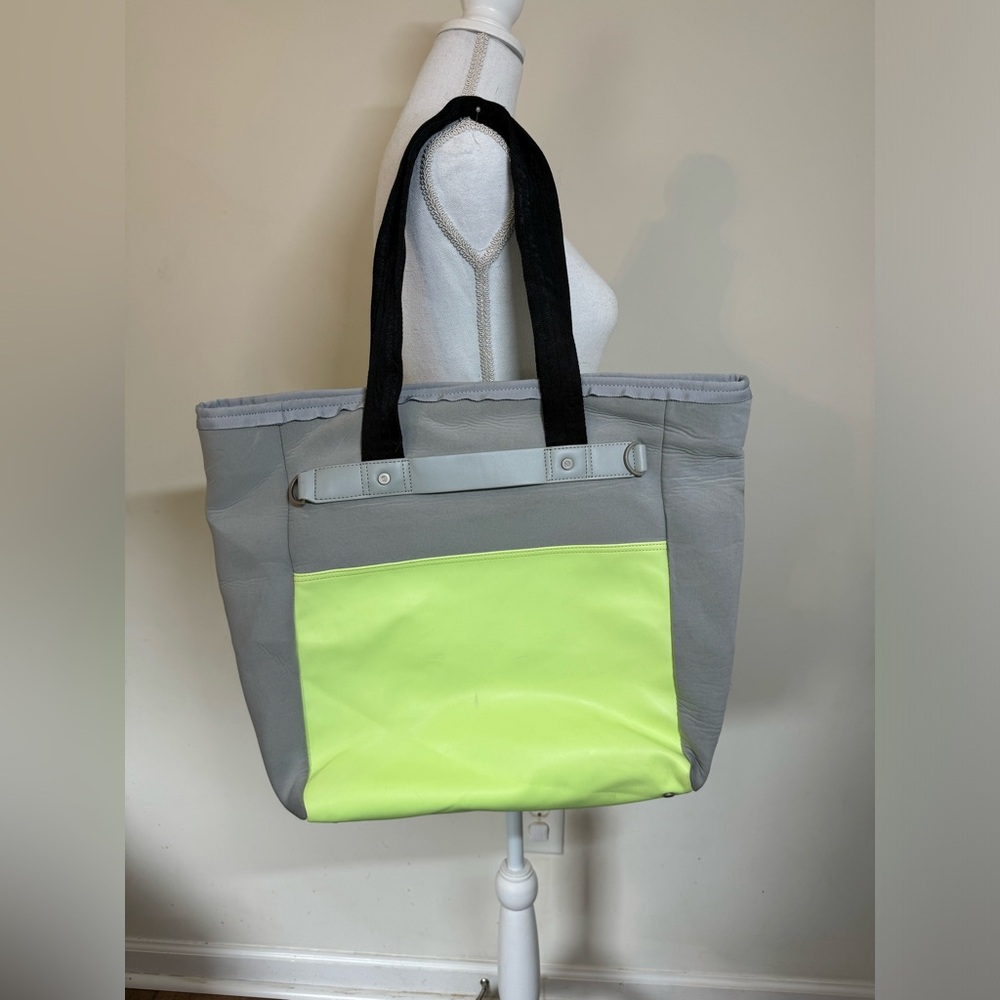 LULULEMON URBAN OASIS TOTE gym bag BEACH Tote+‎ shoe bag